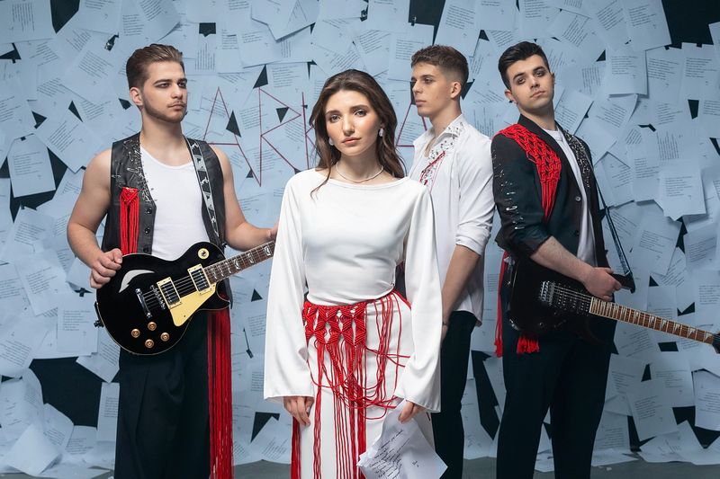 ARKHA випустили відеороботу «Mamoritai» — музичну відповідь на виклики війни