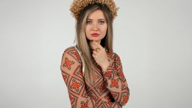 Автор – виконавець Охтирчанка презентувала ремікс на свою популярну пісню «Перемога»