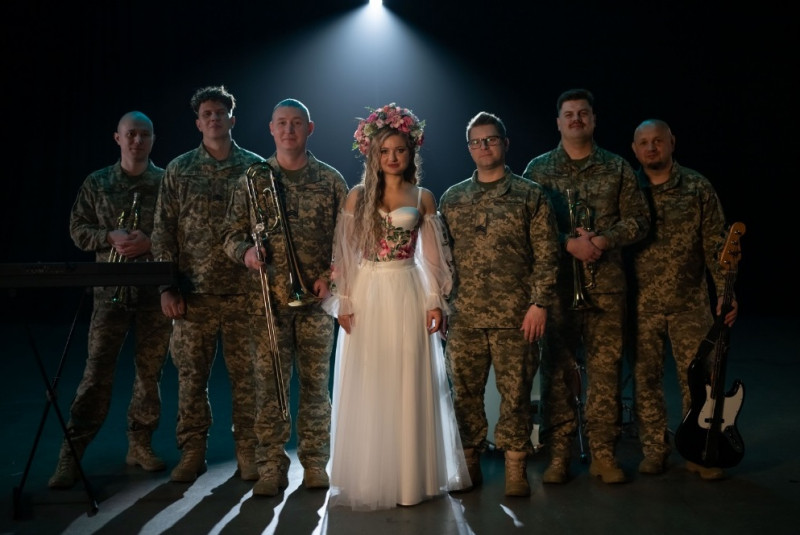 «Вишиванка» - нова музична відео робота про Збройні Сили України від співачки Охтирчанка