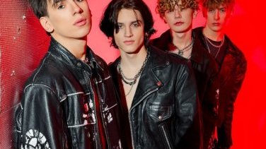 VOLT BAND знову бентежать серця — і трохи нижче: артисти представляють відвертий трек «Лишись»