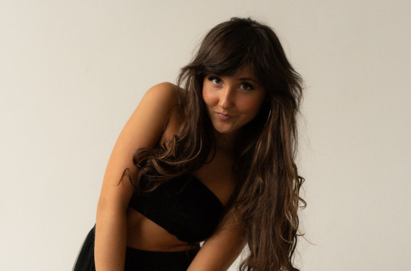 Трек «In the Dark» від VICTORIA NIRO